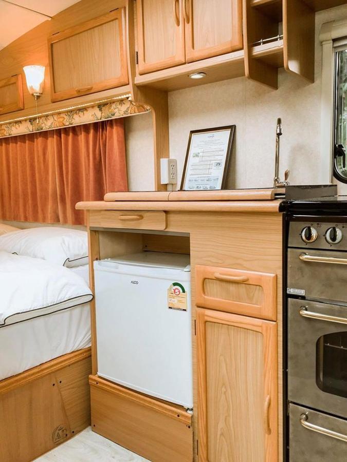 Nice Nite Campervans Ayutthaya Bagian luar foto